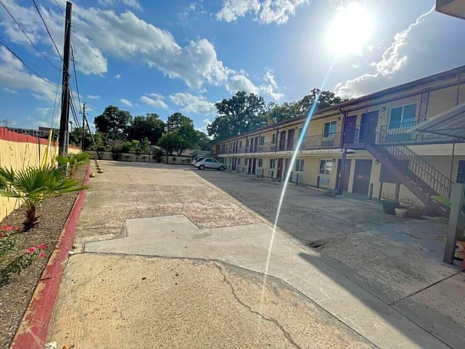 Photo of Buildings in MacGregor