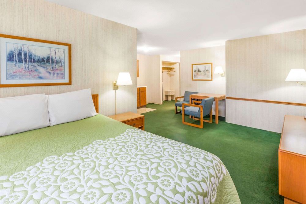 Photo of Bedroom in Alpena
