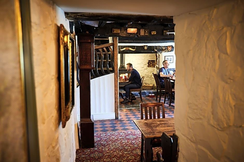 Photo of Others in Henryd