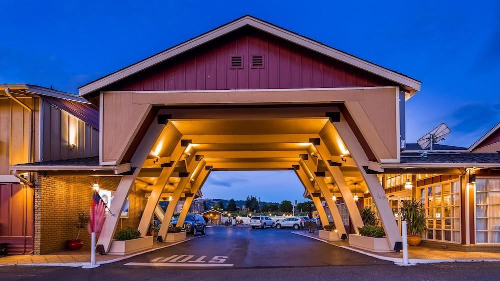 Photo of Buildings in Roseburg
