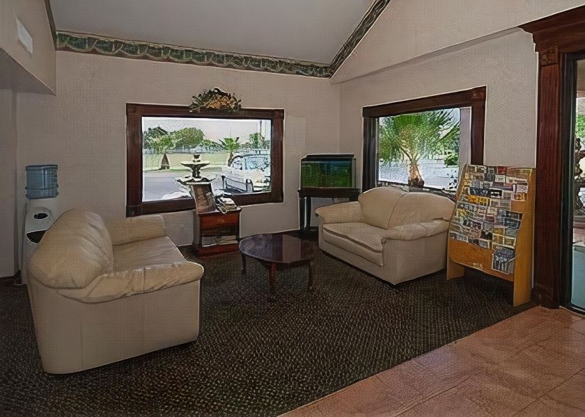 Photo of Livingroom in Central City