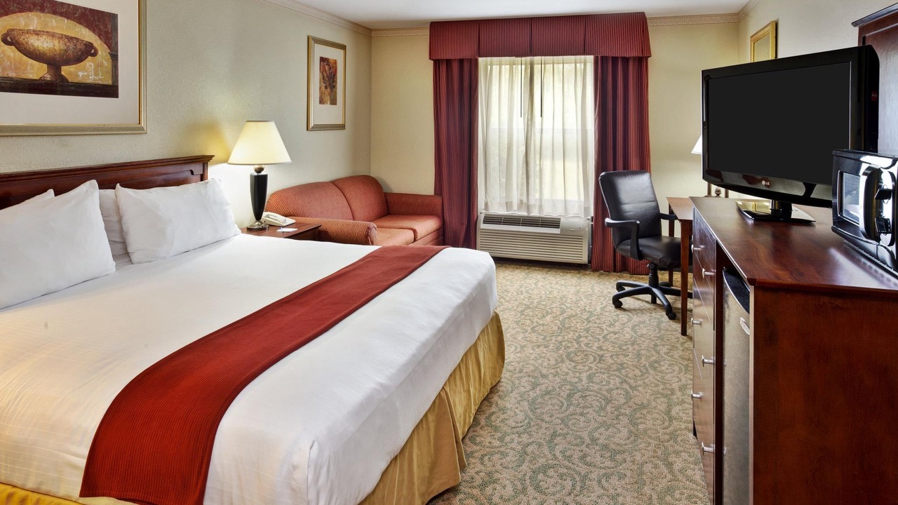 Photo of Bedroom in Breaux Bridge