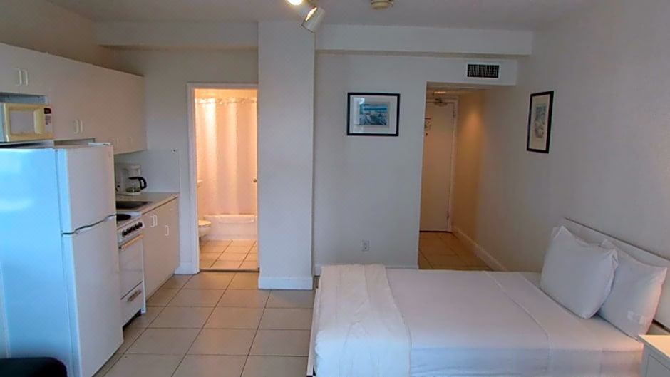 Photo of Bedroom in Mid Beach