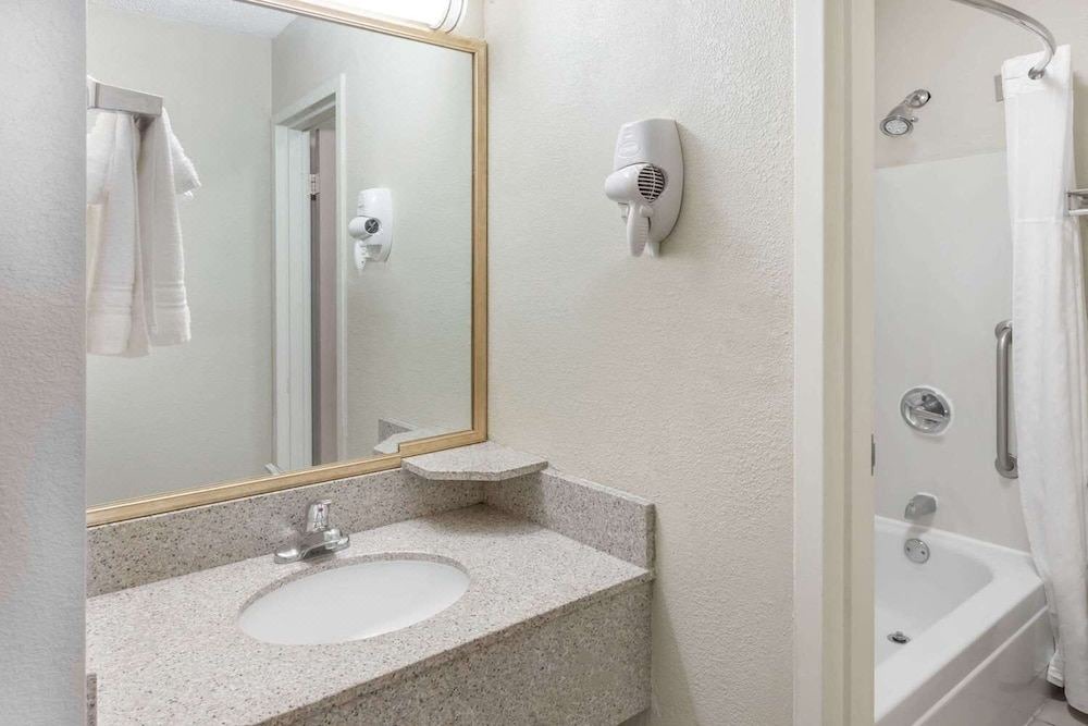 Photo of Bathroom in Auburn Hills