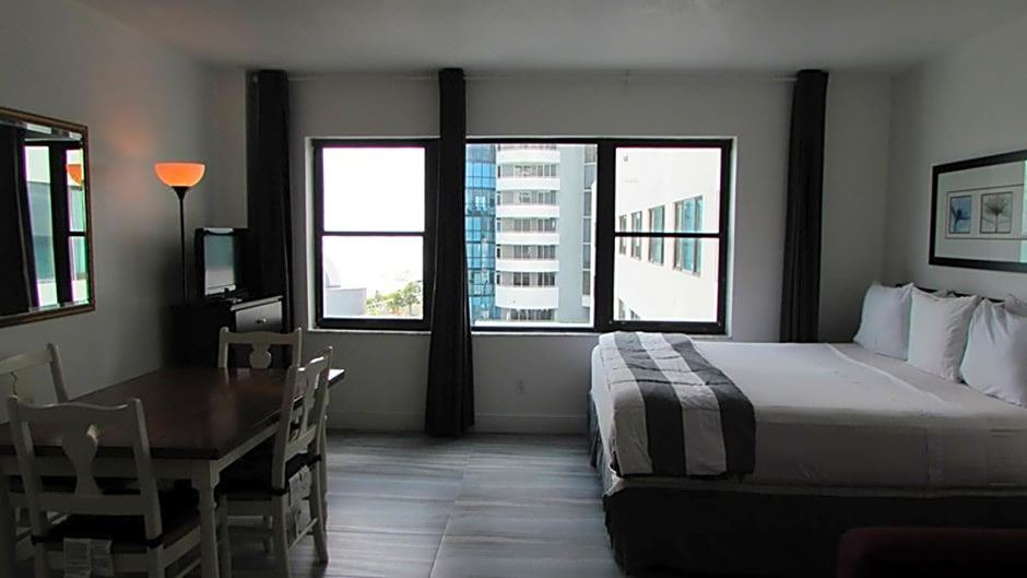 Photo of Bedroom in Mid Beach