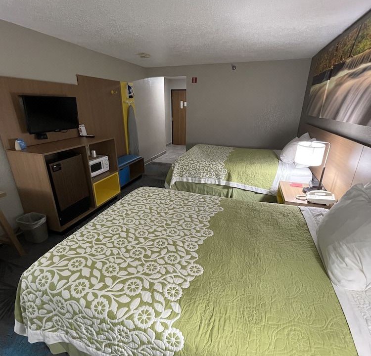 Photo of Bedroom in Alpena