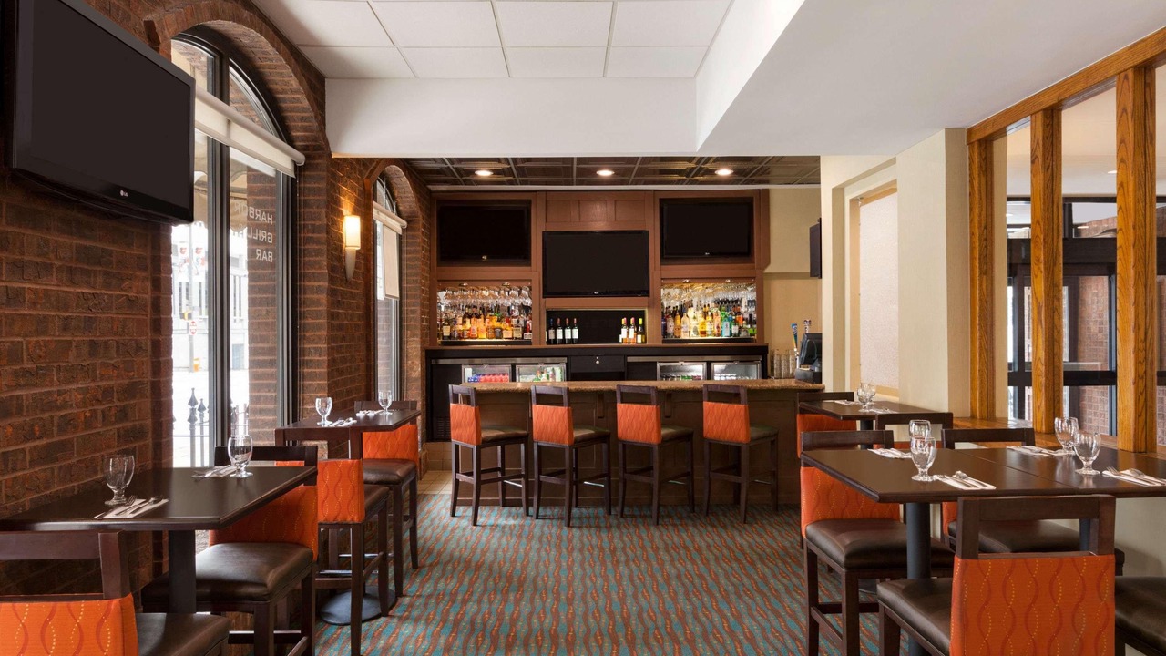 Photo of Livingroom in Downtown West