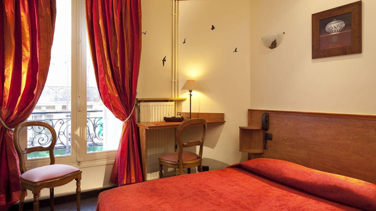 Photo of Bedroom in 6th Arrondissement