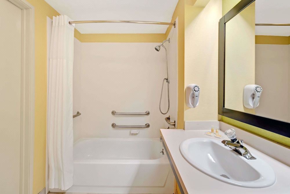 Photo of Bathroom in DeSoto