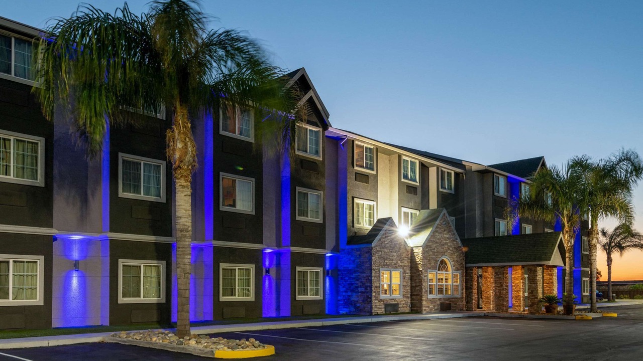 Photo of Buildings in Tracy