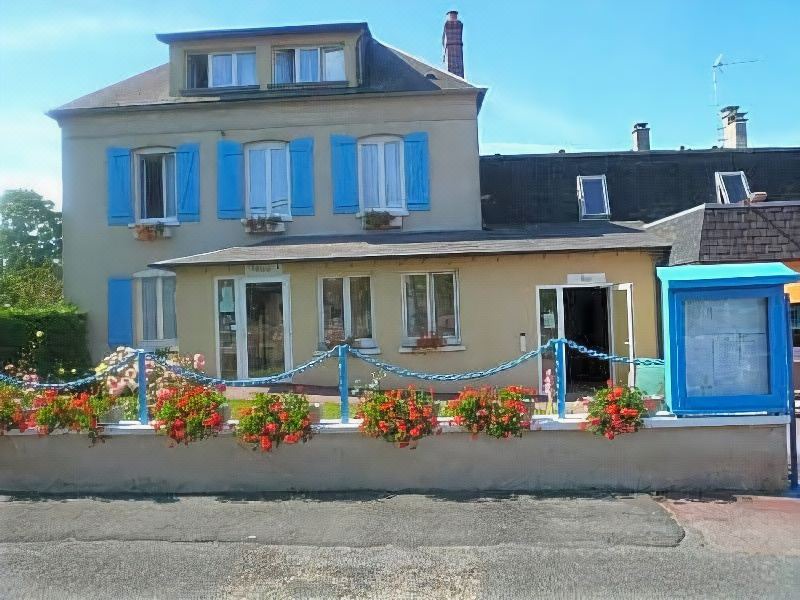 Photo of Buildings in Notre Dame de la Garenne