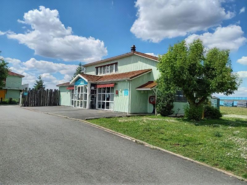 Photo of Buildings in Saintes