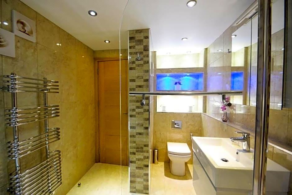 Photo of Others in Lancaster Gate