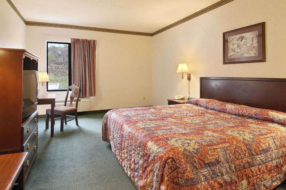 Photo of Bedroom in Jefferson City