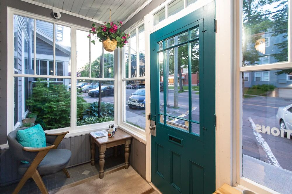 Photo of Livingroom in Queens Square