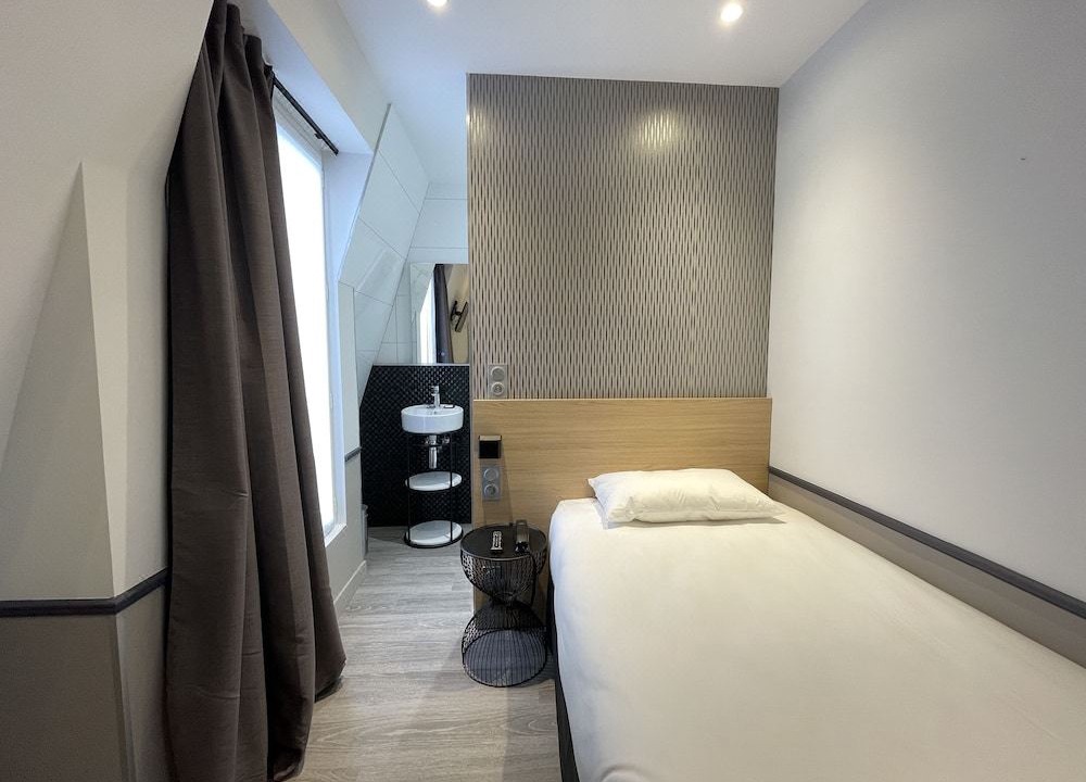 Photo of Bedroom in 6th Arrondissement