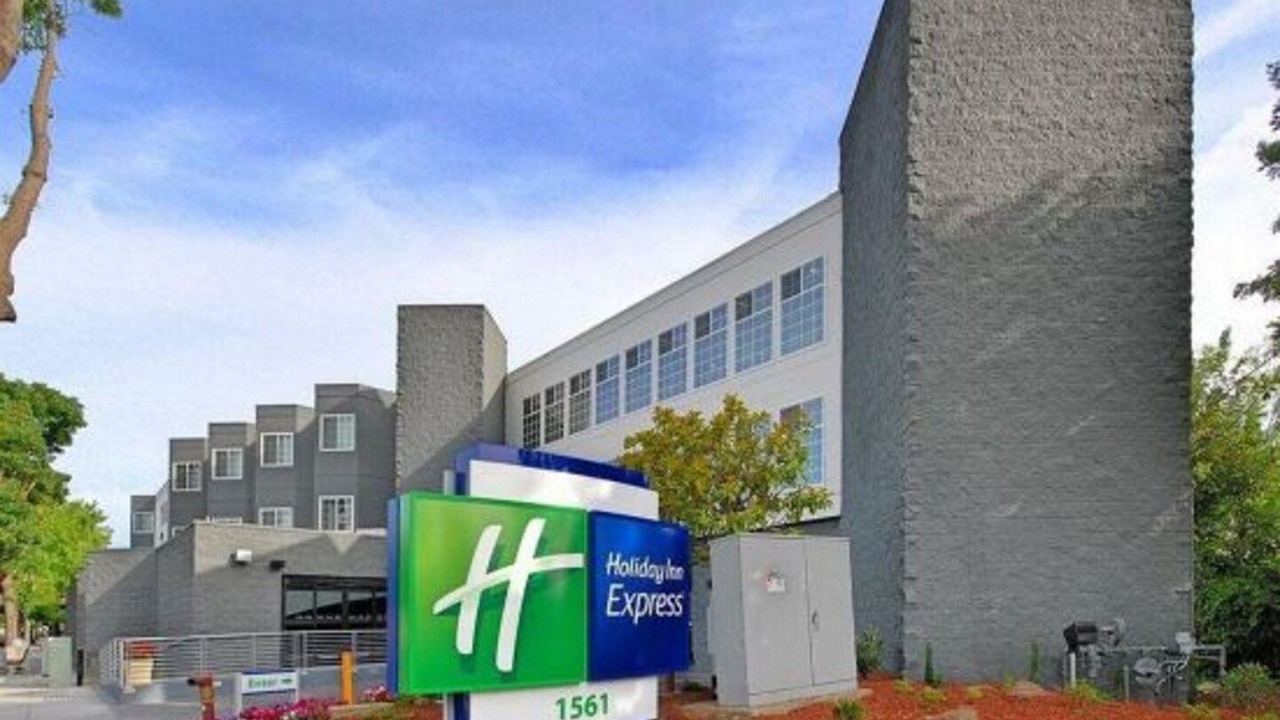Photo of Buildings in Mountain View