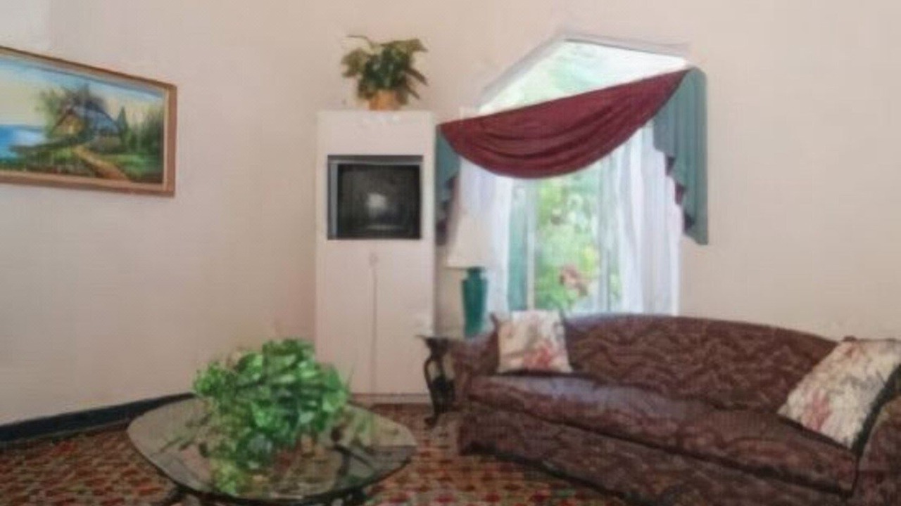 Photo of Livingroom in Niantic