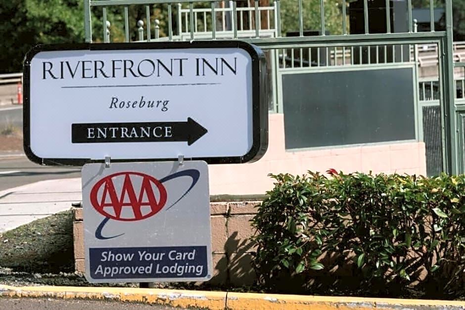 Photo of Buildings in Roseburg