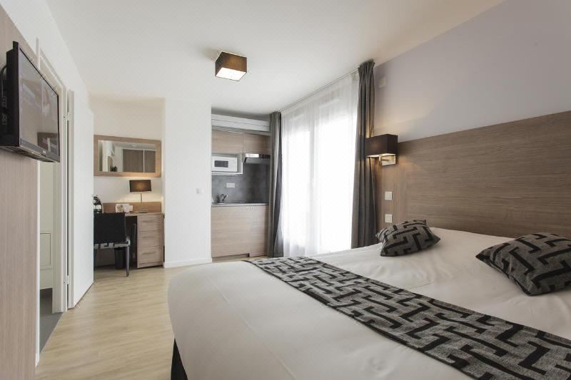 Photo of Bedroom in Palaiseau