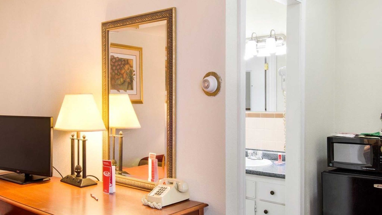 Photo of Livingroom in Northborough