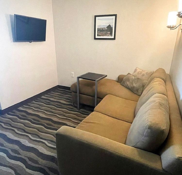 Photo of Livingroom in Avon