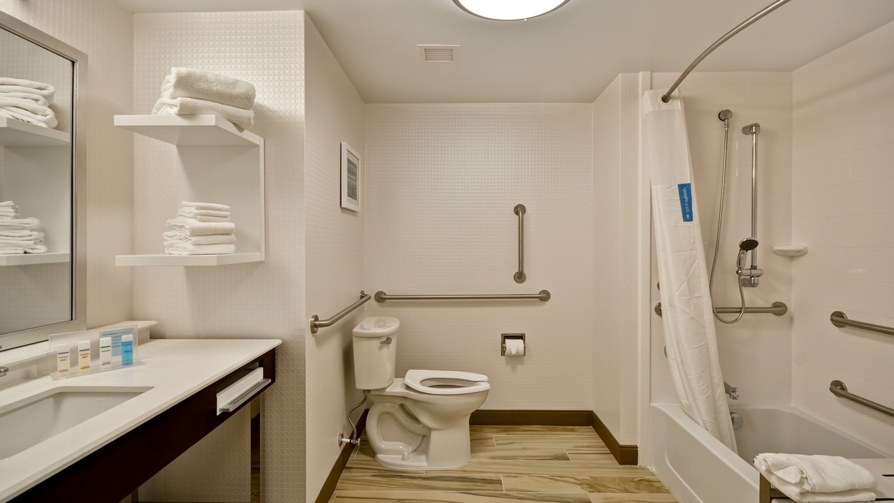 Photo of Bathroom in Warren