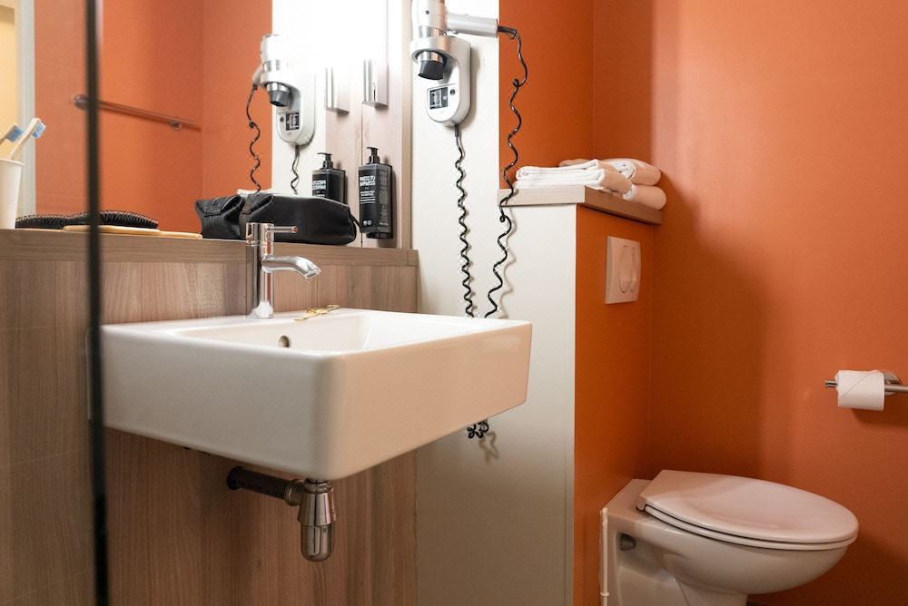 Photo of Bathroom in Saint-Cyr-l'Ecole