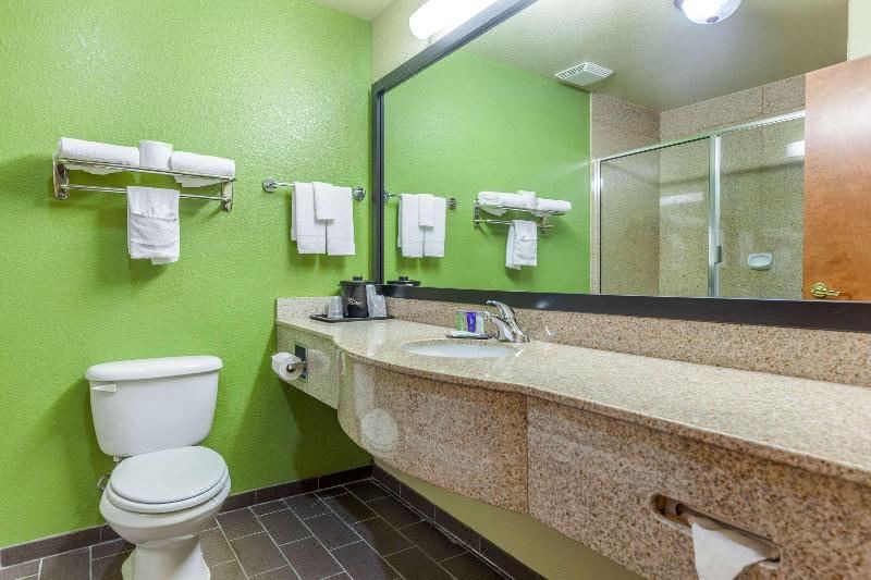 Photo of Bathroom in Hewitt