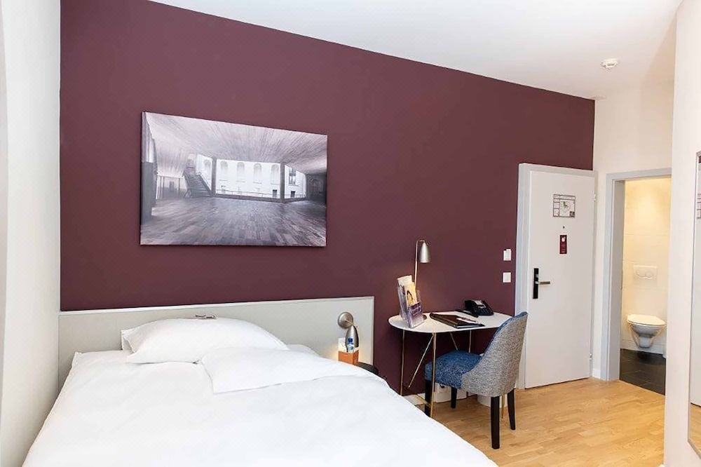 Photo of Bedroom in District 6