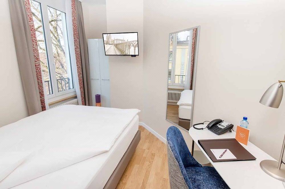 Photo of Bedroom in District 6