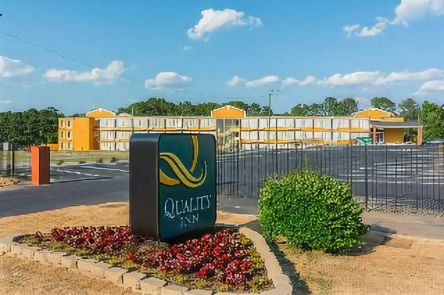 Photo of Buildings in Acworth