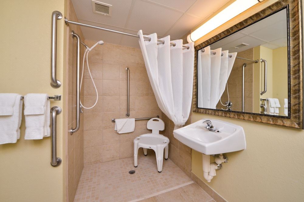 Photo of Bathroom in Proctor