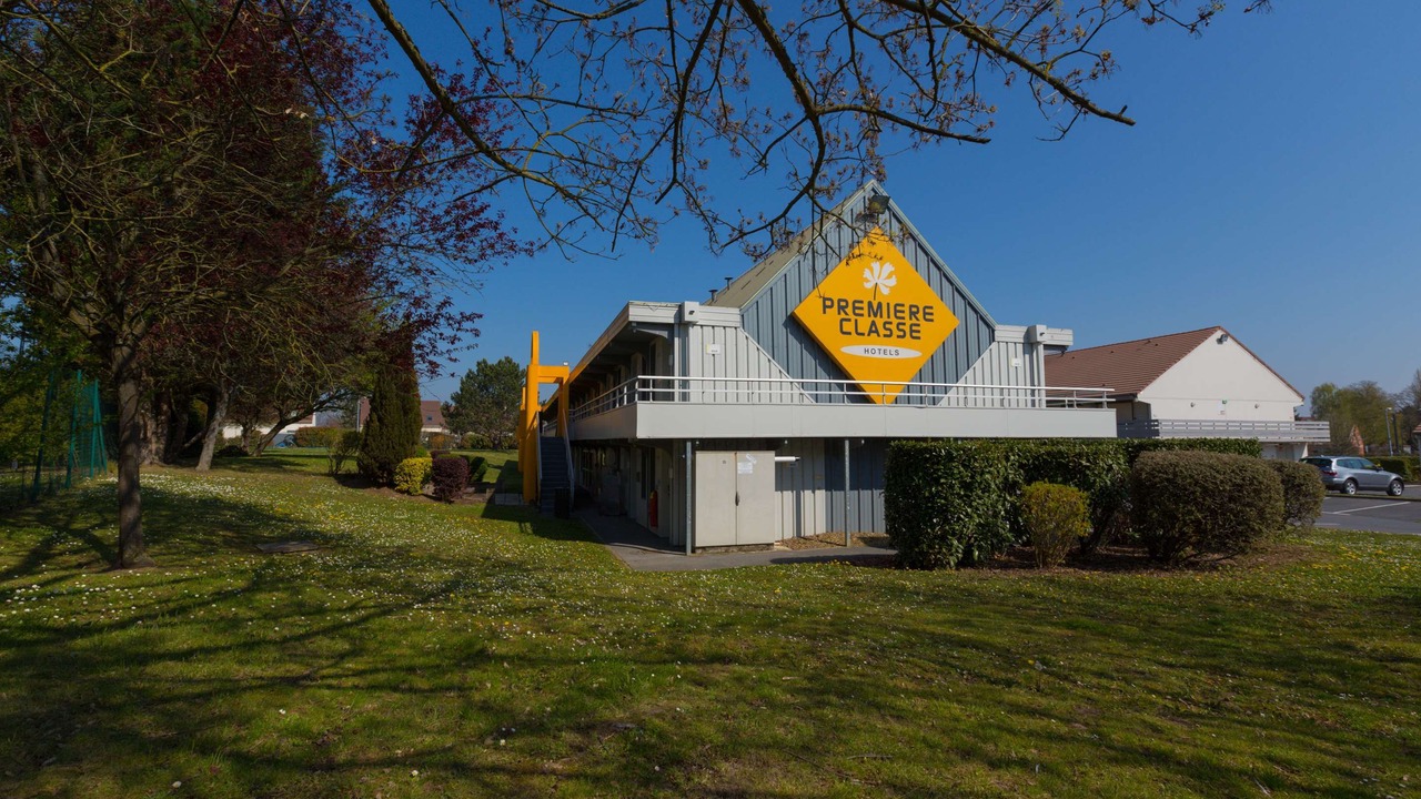 Photo of Buildings in Chaumontel