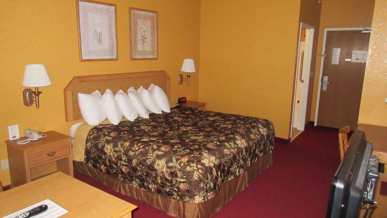 Photo of Bedroom in Clinton