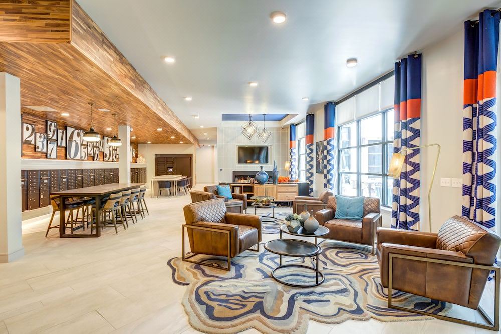 Photo of Livingroom in East Cesar Chavez