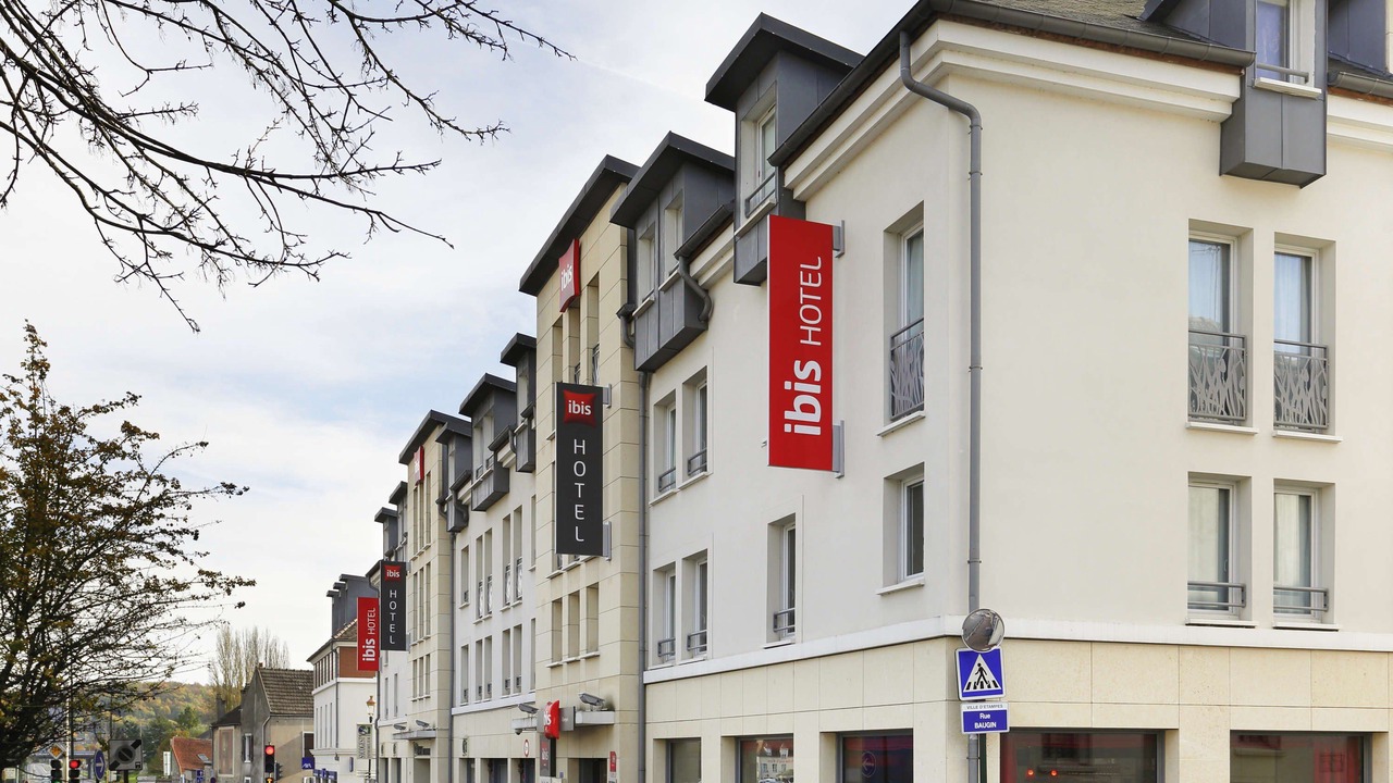 Photo of Buildings in Etampes