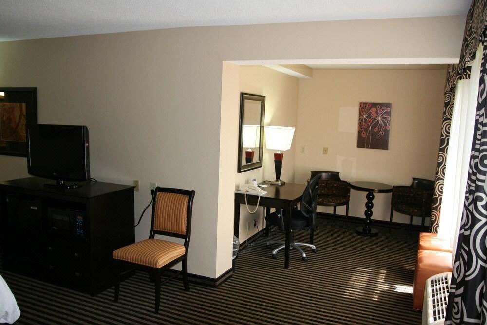 Photo of Livingroom in Tullahoma
