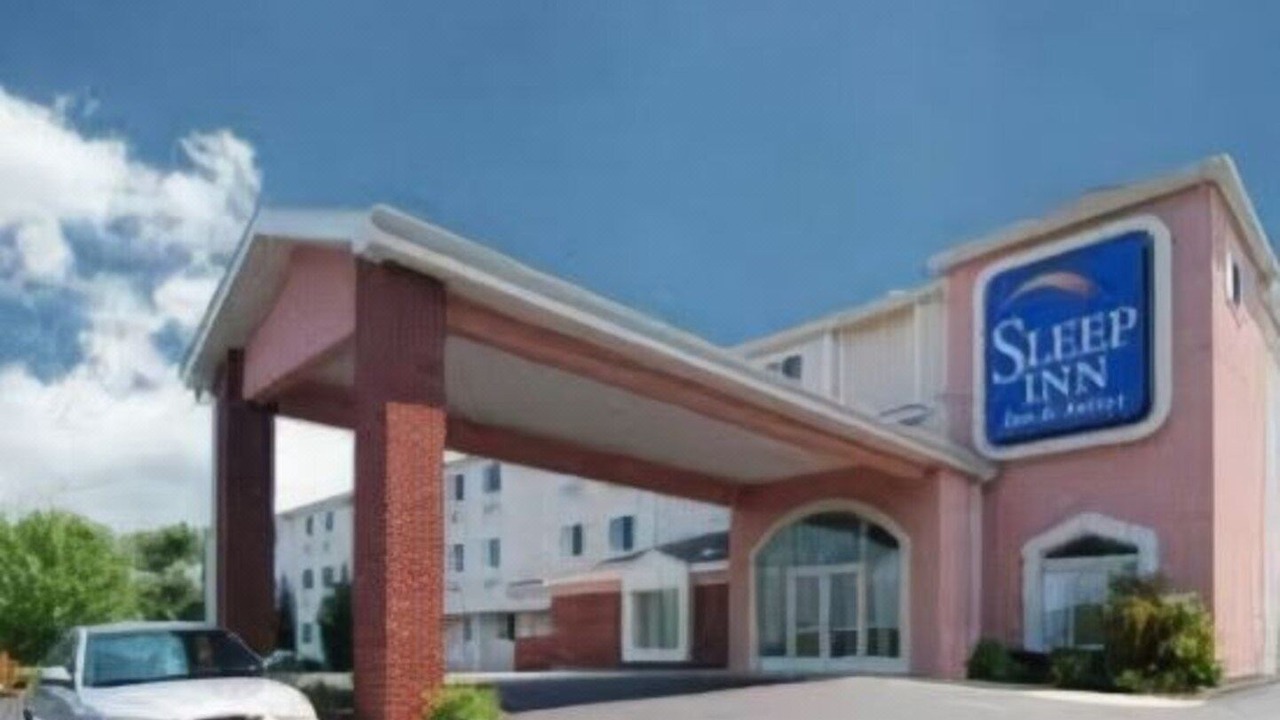 Photo of Buildings in Niantic