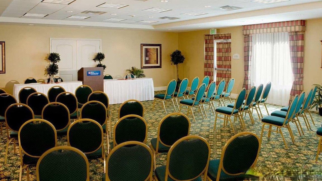 Photo of Livingroom in Tri-Cities