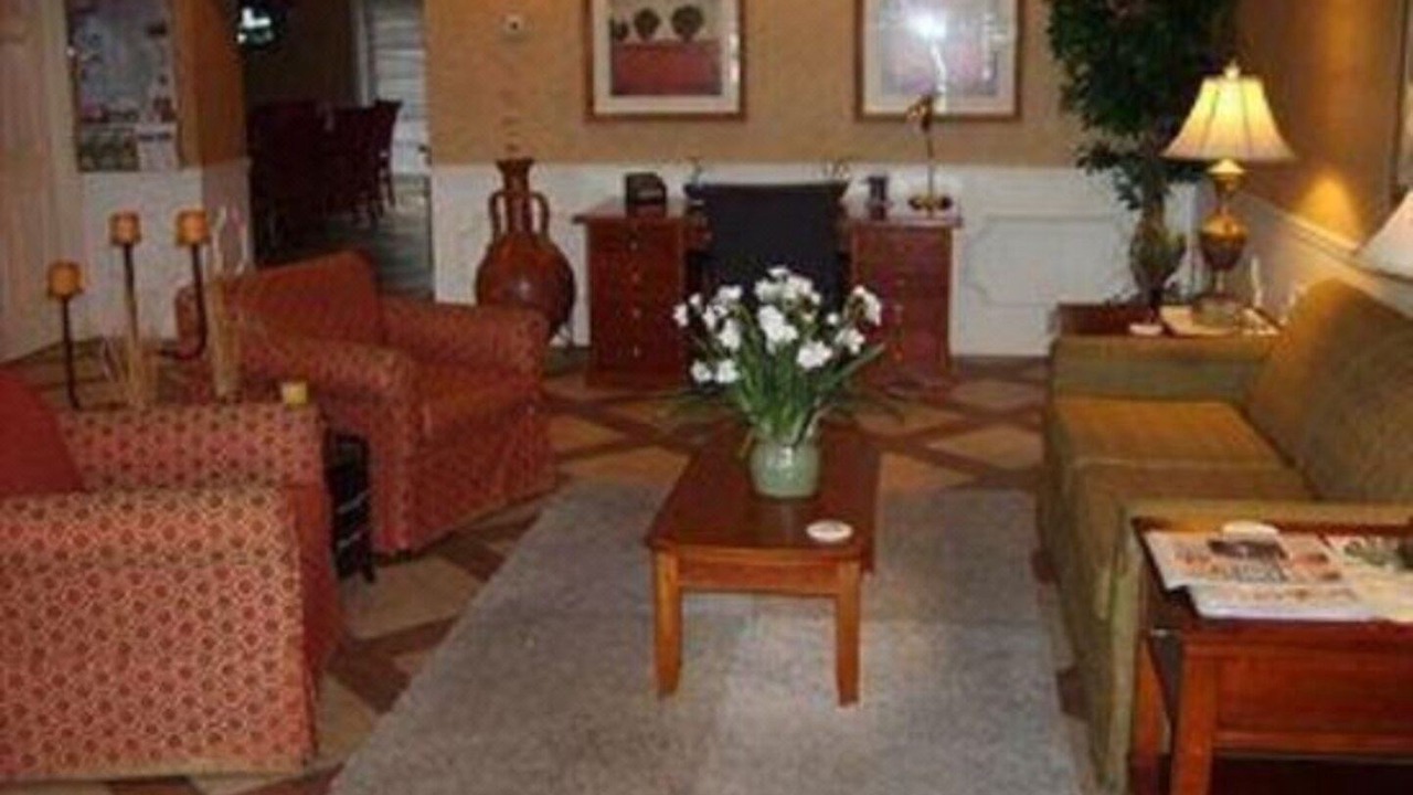 Photo of Livingroom in LaGrange