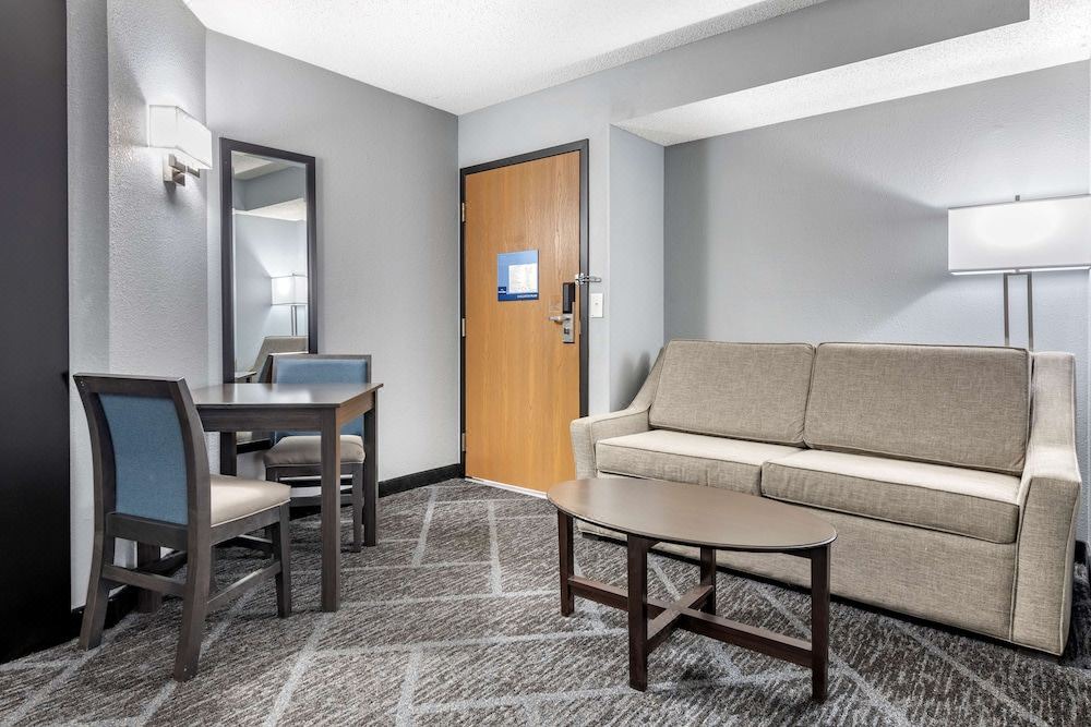 Photo of Livingroom in West Bloomington