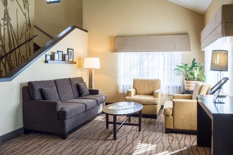 Photo of Livingroom in Mountain View District