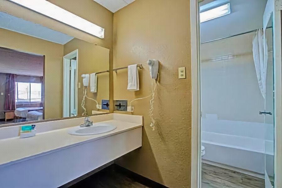 Photo of Bathroom in Bonanza