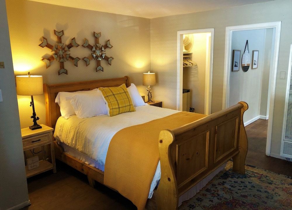 Photo of Bedroom in Tahoe Valley