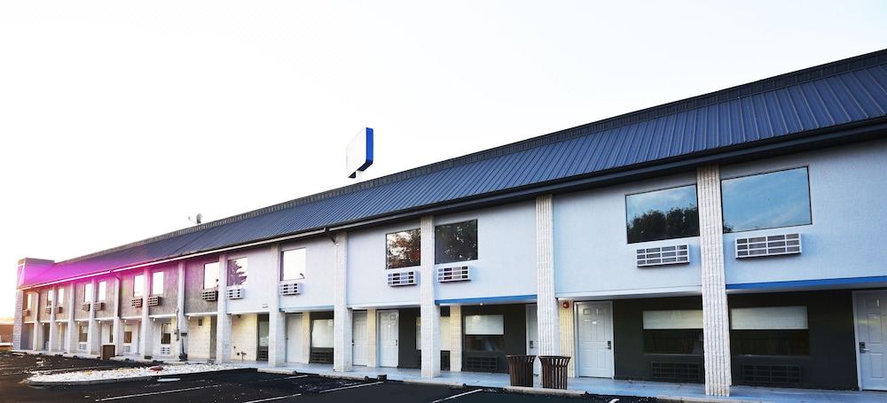 Photo of Buildings in Pine Grove