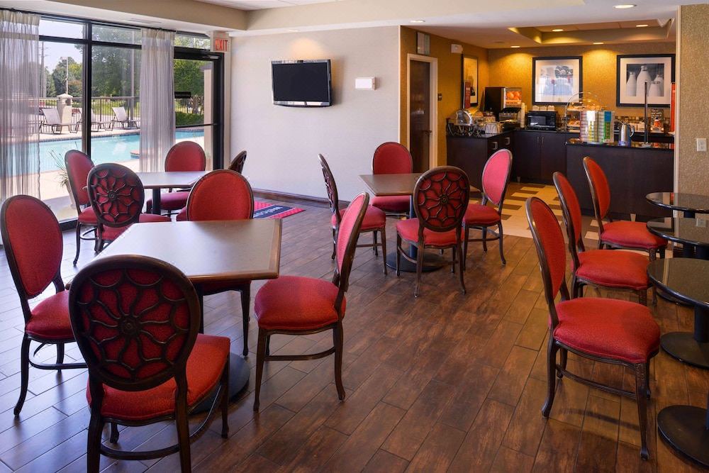 Photo of Livingroom in Gadsden