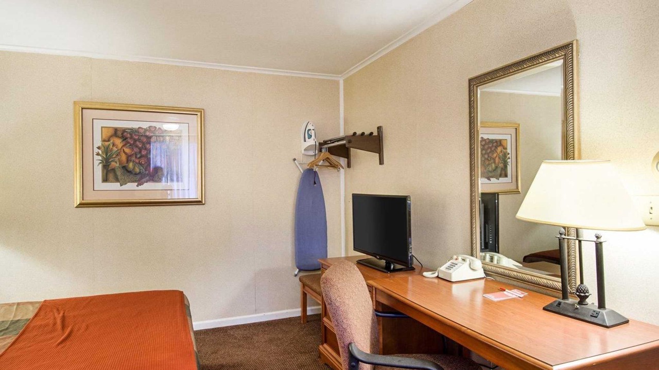 Photo of Livingroom in Northborough