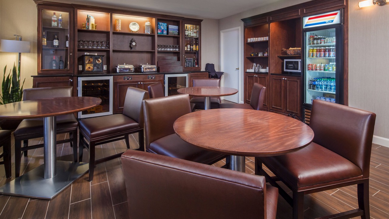 Photo of Livingroom in Downtown