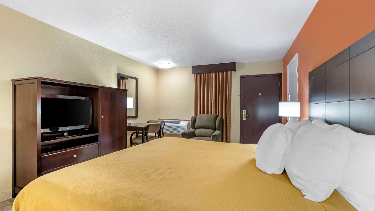 Photo of Bedroom in Urbandale